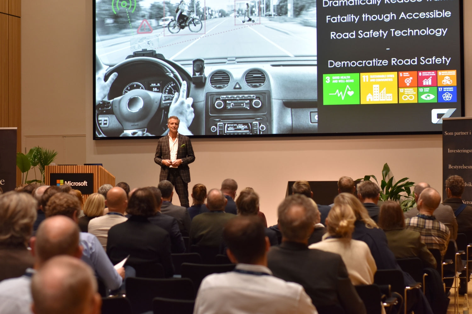 Consenz pitching to CVX Ventures' investors and advisors in Copenhagen
